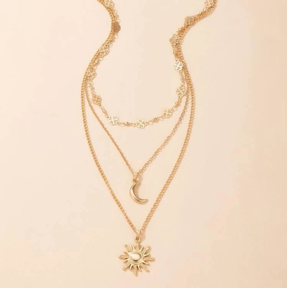 *Hannah* Sun and Moon Necklace - Picture 2 of 4